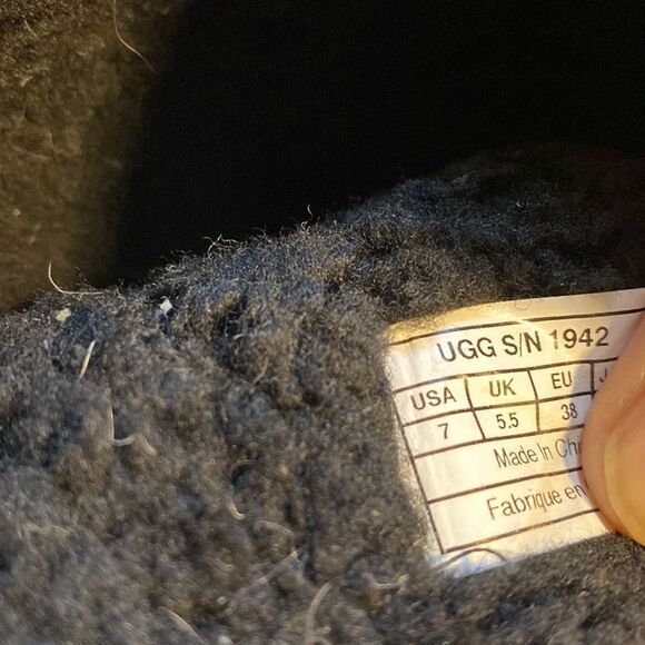 Ugg boots SZ 7 - Picture 6 of 7